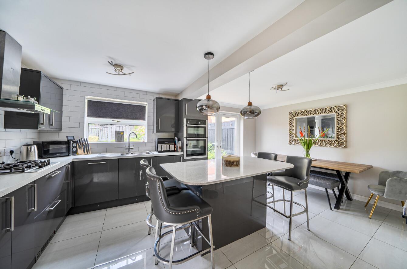 Ffordd Taliesin, Killay, Swansea, SA2 7DF